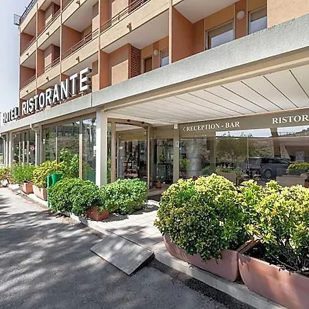 מלון Tevere Perugia 3*
