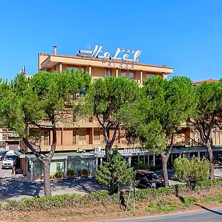 מלון Tevere Perugia 3*