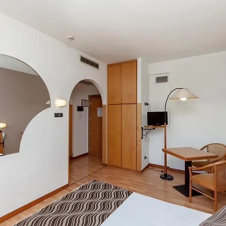 Tevere Perugia 3*